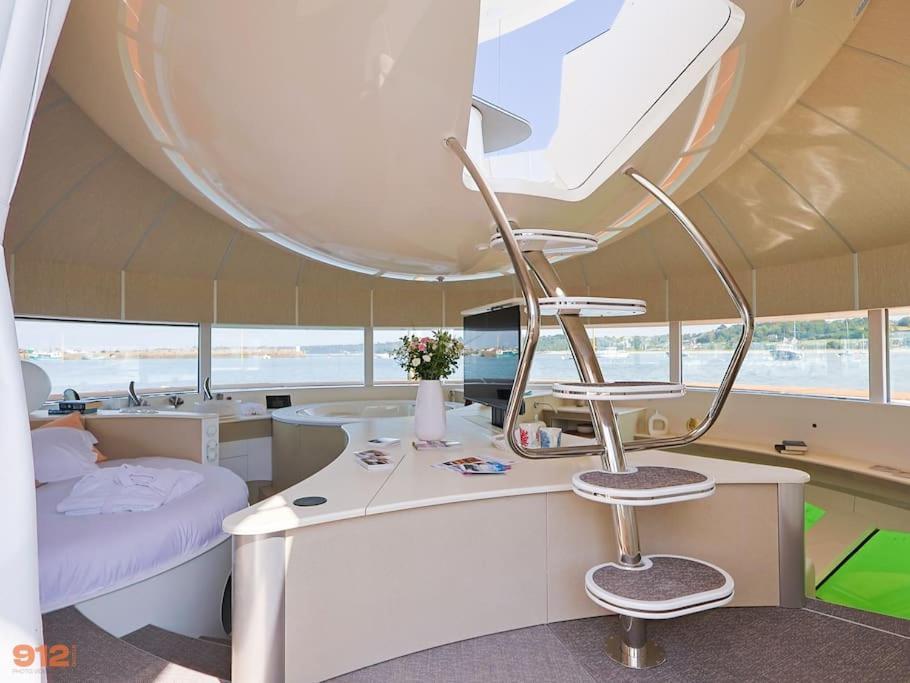 פרוס-גירק Anthenea Suite Hoteliere Flottante מראה חיצוני תמונה