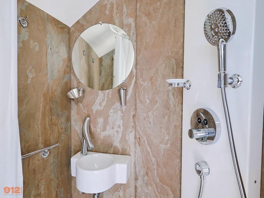 פרוס-גירק Anthenea Suite Hoteliere Flottante מראה חיצוני תמונה